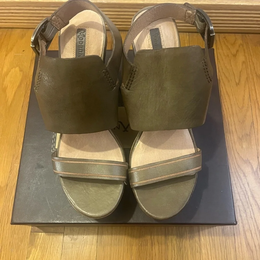 Modern Vintage Olive Green Cork Wedges Women’s Size 8.5 NEW